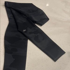 ALO Yoga Charcoal Camo Leggings
